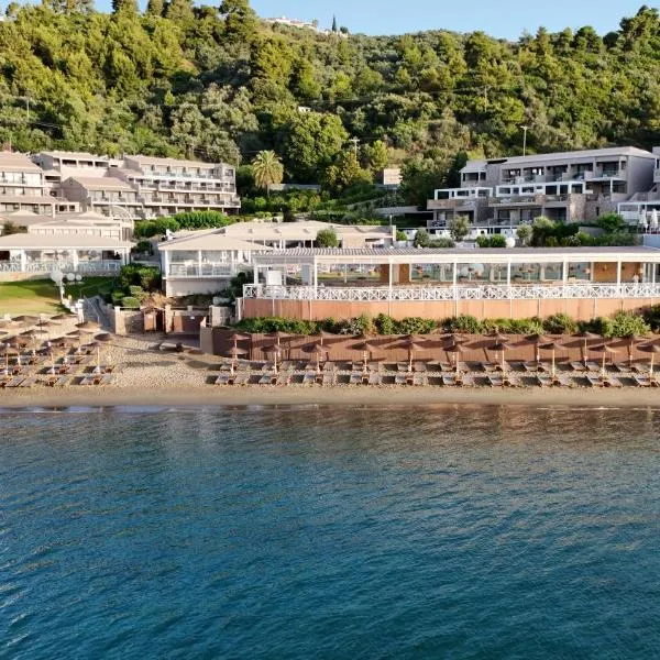Kassandra Bay Resort, Suites & Spa, hotel v destinaci Vassilias