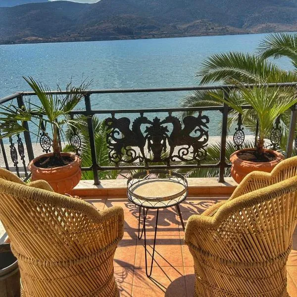 Sunset House, hotel v destinaci Itea