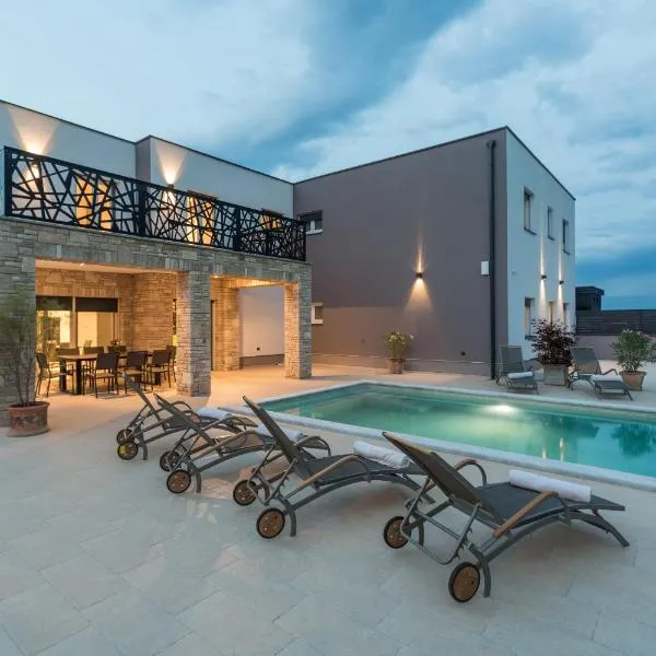Villa Mirela, hotel v destinácii Šišan