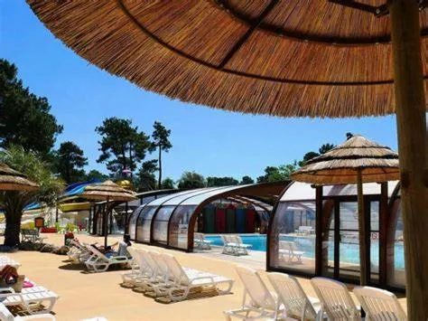 Mobil Home 10 personnes Camping la Tremblade Emplacement 074, hotel v destinaci La Tremblade