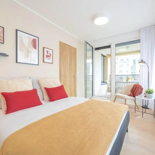 Bright 2BR - 5th floor, Balcony, Free Parking by Gravity Prague, hotel en Praga