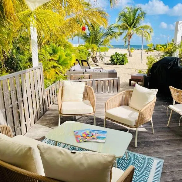 Palm Beach House, Stunning 2 bedrooms beachfront, Nettle Bay Beach Club、Baie Nettleのホテル