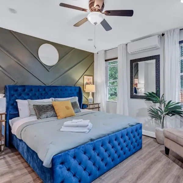 Stylish Washington DC Apartment with King Bed, 75 inch TV & Free Parking, Hotel in Washington