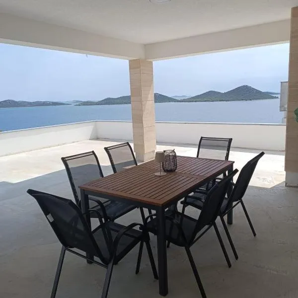 Apartmani Srdarović 3, hotel v Drage