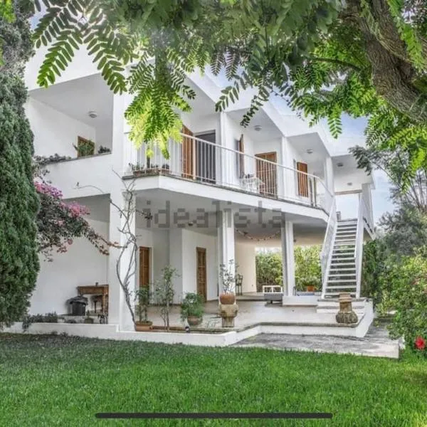 Viesnīca Villa Sal i Vent- Mediterranean sea views pilsētā Ļukmažora