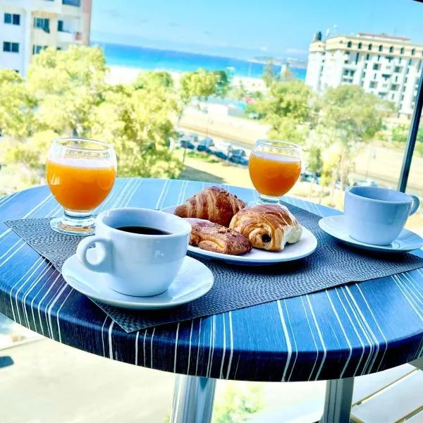 Modern elegance with Sea Views in Central Tangier - Steps to Beach, train and attractions!, hotel v destinaci Tanger