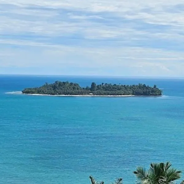 The view padang, Amazing view, 8 mins Mentawai fast ferry, cold beer,close to restaurants, hotel in Padang
