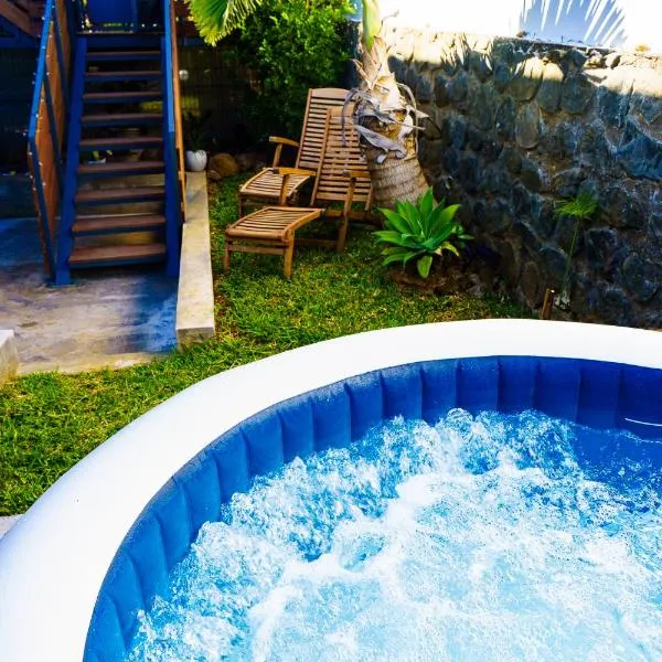 T2 L'Escale du Voyageur - Terrasse Jardin & Jacuzzi - Proche Aéroport, hotel v destinaci Sainte-Marie