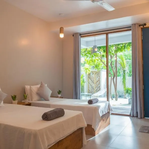 The Palm Ray Rasdhoo, hotel v Rasdu