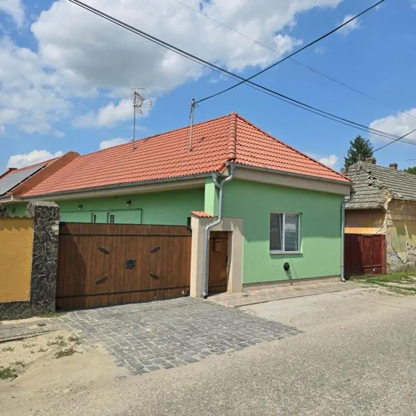 Green House, hotel in Kolárovo