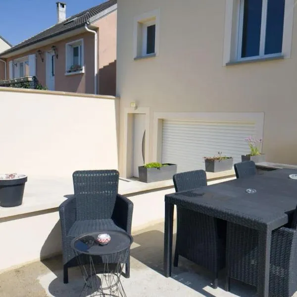 Maison pour 4 à 8 personnes à 15 min de Disney, hotel v destinaci Nanteuil-lès-Meaux