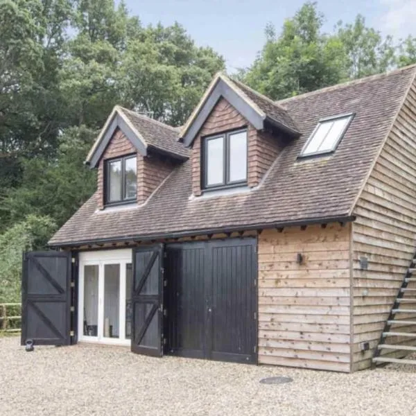 Cosy, private, cabin suit couples looking for a retreat and business traveller, near Frieth, hotel v destinaci High Wycombe