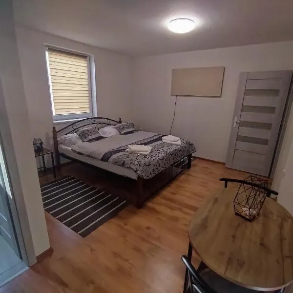 Ubytovanie s kuchynkou, hotel din Stropkov