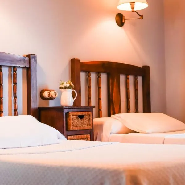 Casa Puertas, hotel in Oia