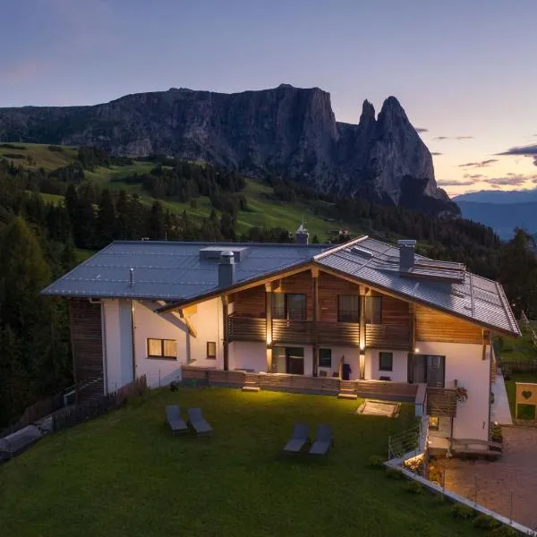 Hotel Chalet Dolomites, hotel v destinaci Alpe di Siusi