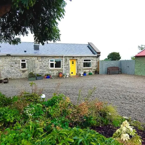 Charming Farmland Escape in the Heart of Ireland, hotell i Caltragh