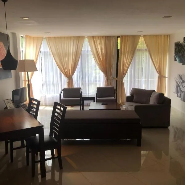 Samsuria Beach Apartment Resort, hotel in Kuantan