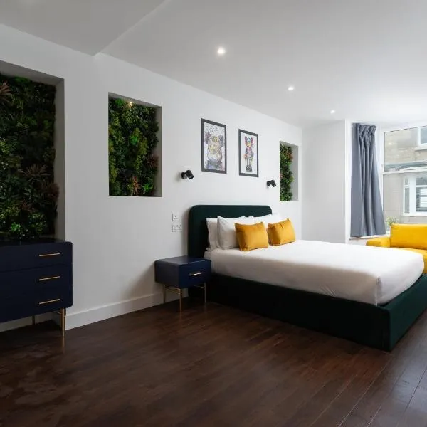 Room 1, Hotel style double bedroom in Marazion, hotel v destinaci Marazion