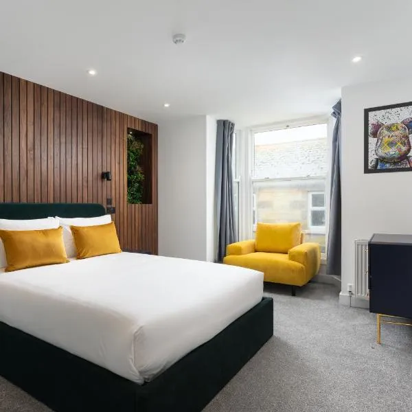 Room 2 Hotel style Double bedroom in Marazion, hotel v destinaci Marazion