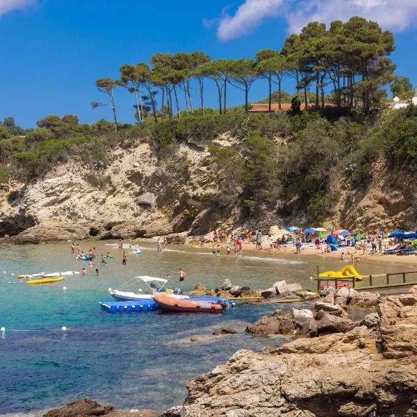 Camping Village Le Calanchiole, hotel v destinaci Capoliveri