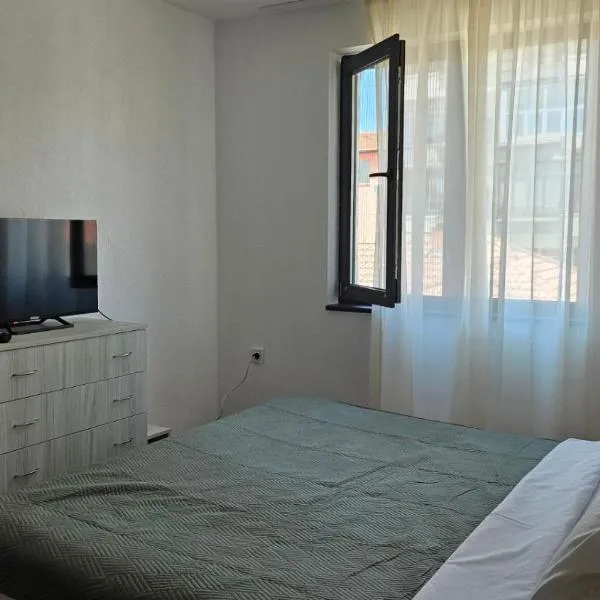 Guest room 69 Zdrave, hotel in Kazanlŭk