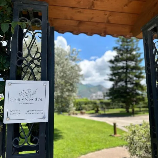 Garden House B&B, hotel in Striano