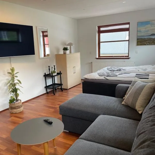 Hyggelig lille lejlighed, hotel v destinaci Tórshavn