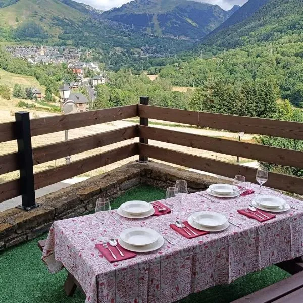 Gessa Luxury Apartments - Vistas al Valle de Arán، فندق في Gessa