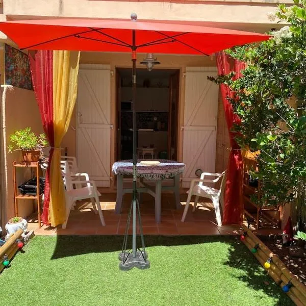 joli appartement avec jardin, hotel in Cavalaire-sur-Mer