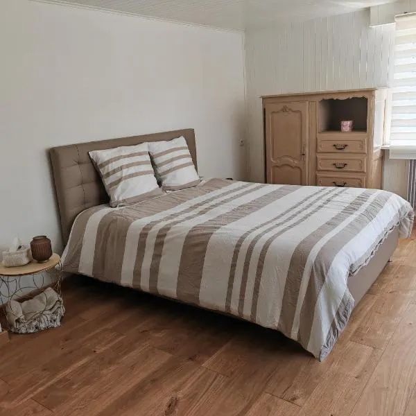 Appartement " Le Chardonneret ", hotel in Issenheim