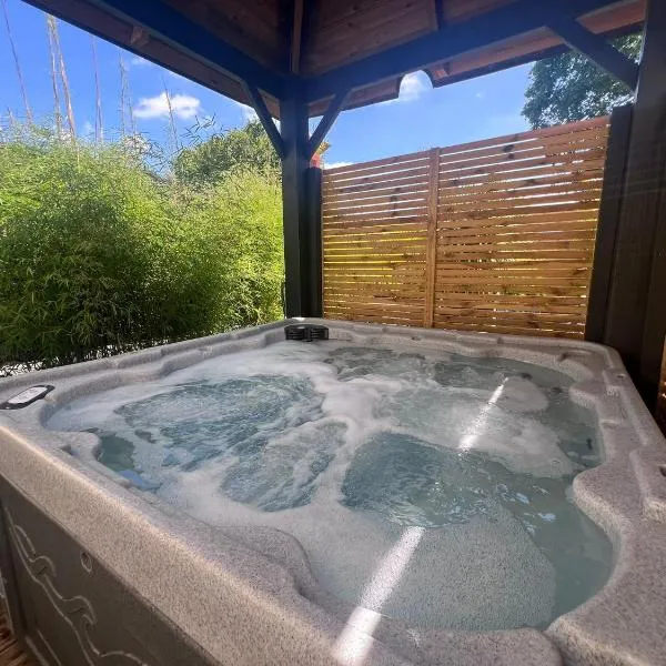 LoveRoom avec SPA privatif Plélo, hotel a Plélo