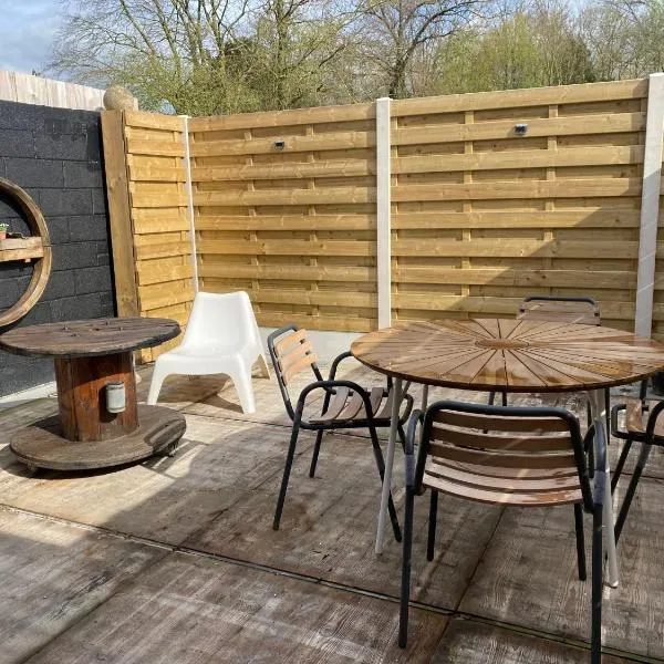 Appart terrasse parking 20 min Lille Douai Valenciennes et à 3 mn orchies gare Lille Orchies - saint-Amand-les-eaux cure chaîne thermale, hotel v destinaci Coutiches
