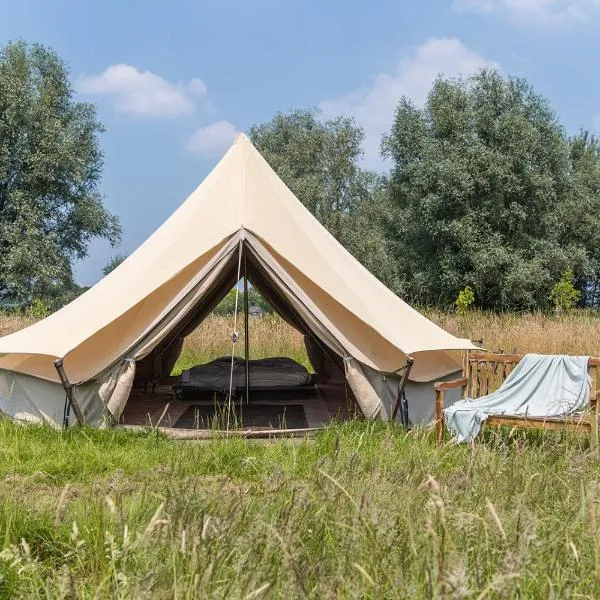 Rosephine Glamping, hotel v destinaci Lievegem