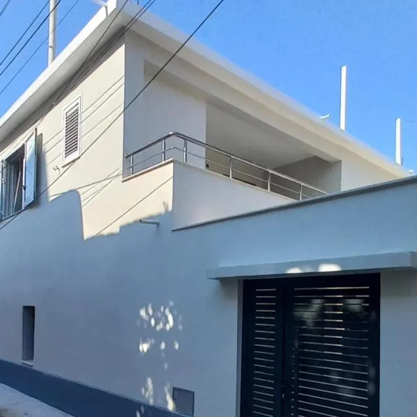 Vila BABE, hotel a Vlorë
