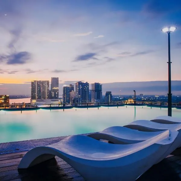 Hotel Serviced Condo Unique Infinity Pool with Mekong River View, hotel in Phnom Penh
