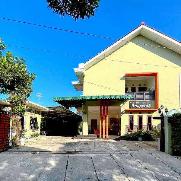 Wisma Anugerah Redpartner Near Masjid Zayed Solo, hotel v destinaci Bonorejo