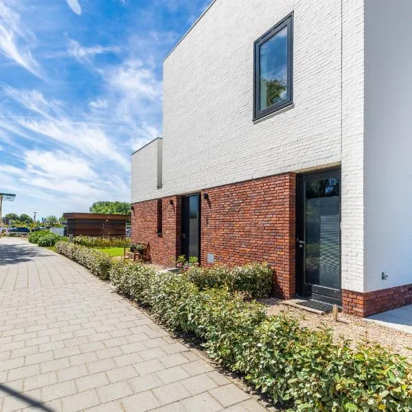 Roosjesweg 2 Gastenkamer met parkeerplaats en terras EG, hotel v destinaci Domburg