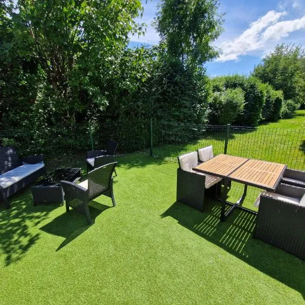 Logement Atypique & Parking GRATUIT, hotel v destinaci Gex