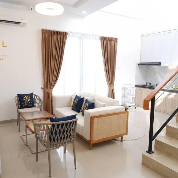 Royal Suites Home Villa 3BR with Private Pool - C9, hotel di Pusat Batam