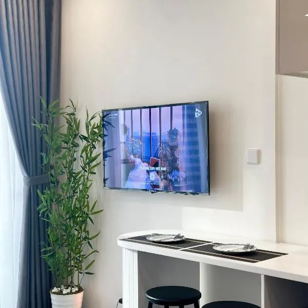 Homestay & Apartment Vinhomes Smart City Tây Mỗ - Lee 1, hotel in Nam Tu Liem