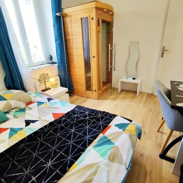 2 chambres Centre Chateaubriant Sauna, hotel v destinaci Chateaubriant