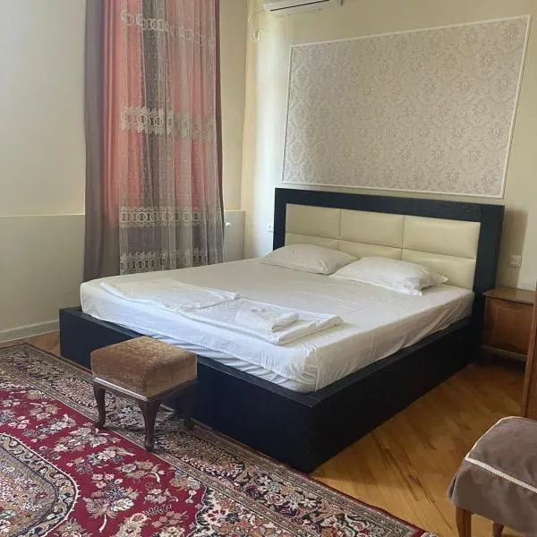 Cozy Stay in Zugdidi, hotel v destinaci Zugdidi