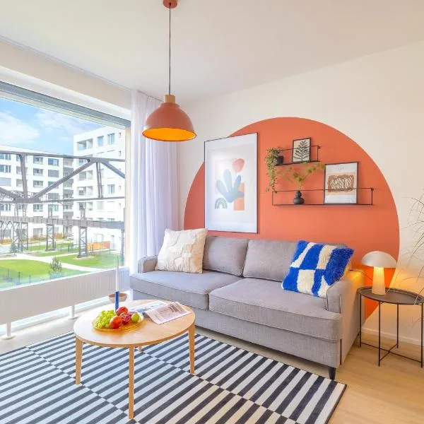 Design Apartment - Balcony, Free Parking, Yoga, 10 mins to center, by Gravity Prague, hotel en Praga
