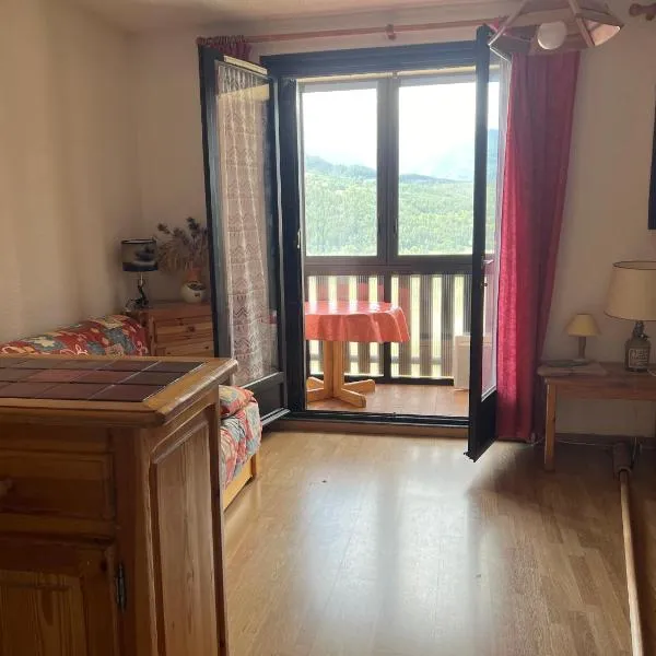 Terrasse Adroit T2 Barcelonnette - Wi-fi gratuit - 7 couchages, hotel en Barcelonnette