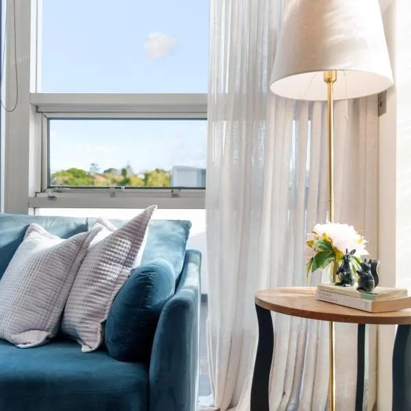 XQ Collection La Casa De Frida - Modern Studio with Balcony, хотел в Сидни