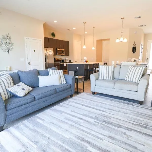 216 Oasis Magic 4BD Villa 5 Min to Disney Magic, hotel em Loughman