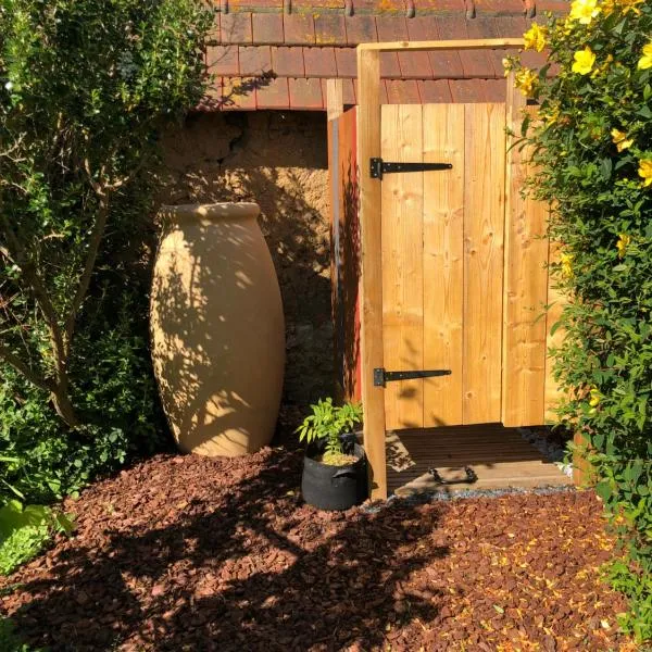 Le Clos des Reines, hotel v destinaci Conteville