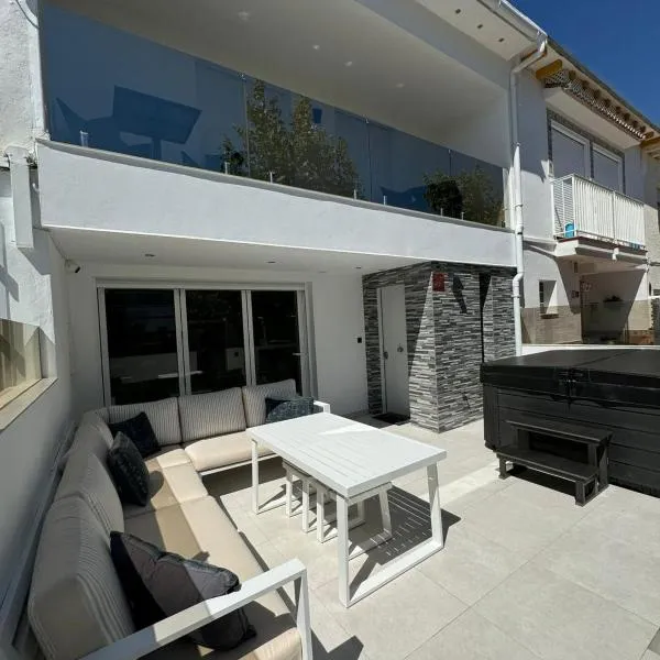 Fishermans Lodge, hotel v destinaci La Cala de Mijas