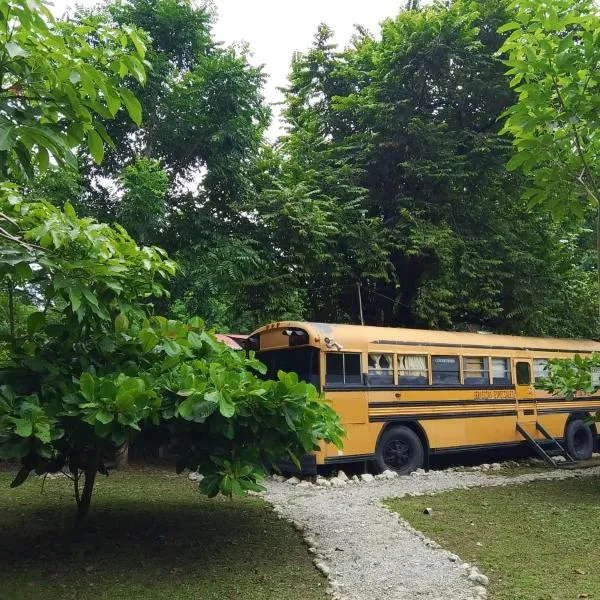 Nanku Nimbu Casa-Bus equipada cerca de playas, hotel in Sámara