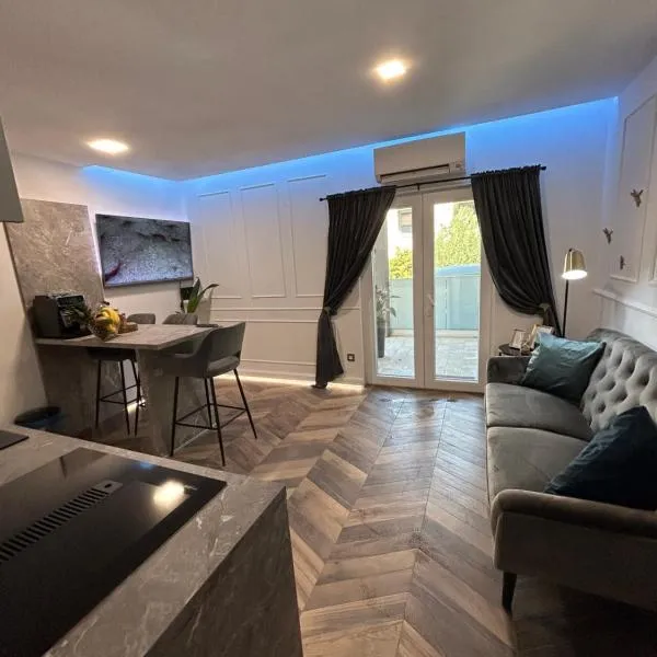 Delfa Luxe Suite, hotel v destinaci Supetar